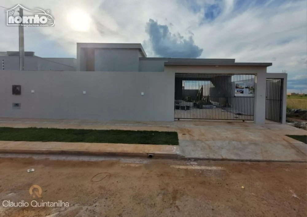 Casa à venda com 4 quartos, 99m² - Foto 1