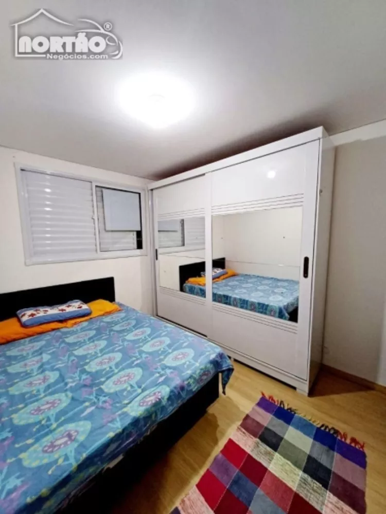 Casa à venda com 2 quartos, 52m² - Foto 4