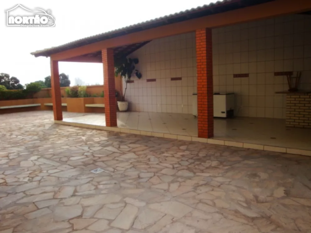 Casa à venda com 3 quartos, 146m² - Foto 1