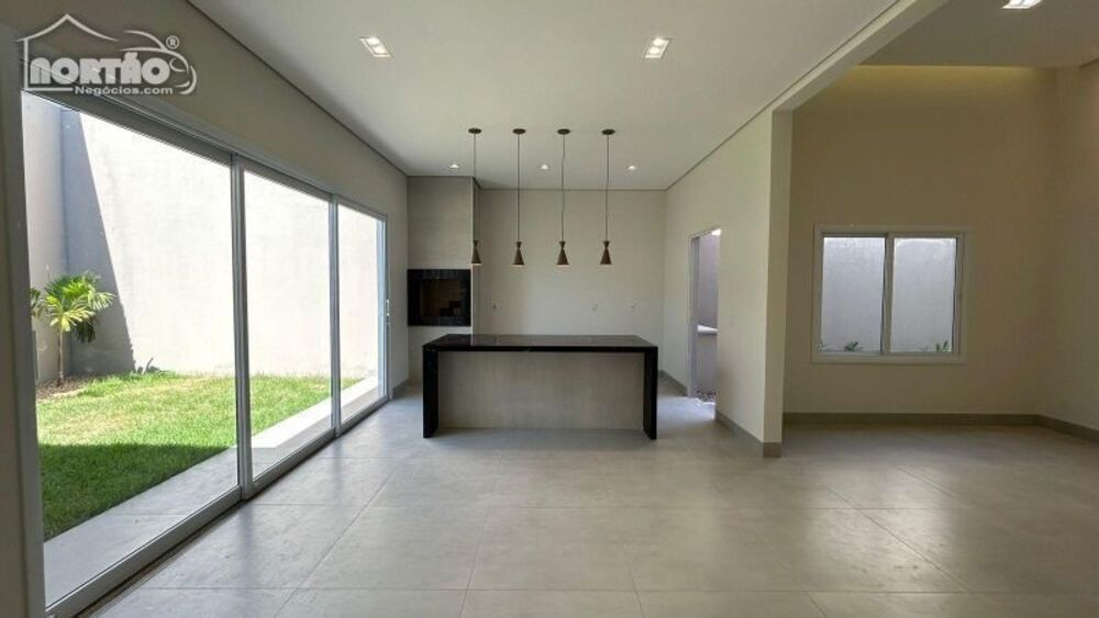 Casa à venda com 3 quartos, 172m² - Foto 8