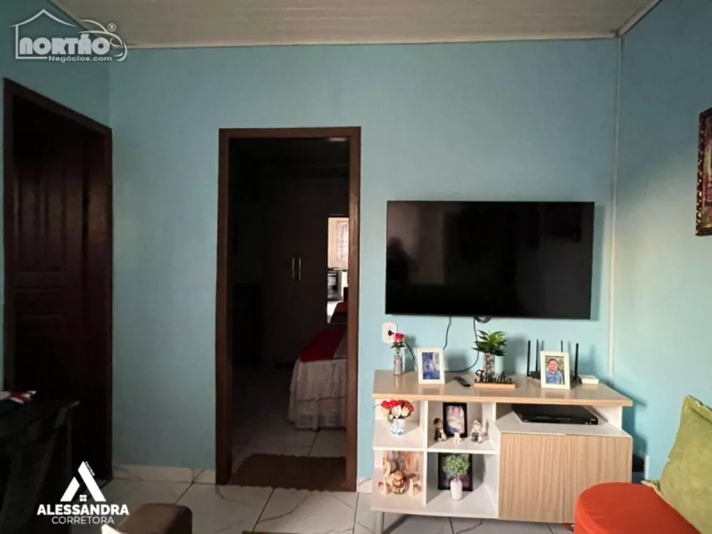 Casa à venda com 5 quartos, 140m² - Foto 3