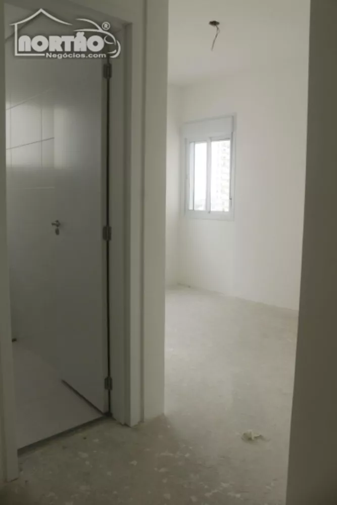 Casa à venda com 4 quartos, 160m² - Foto 8