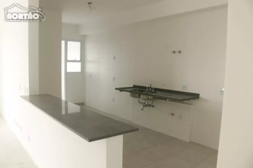 Casa à venda com 4 quartos, 160m² - Foto 3