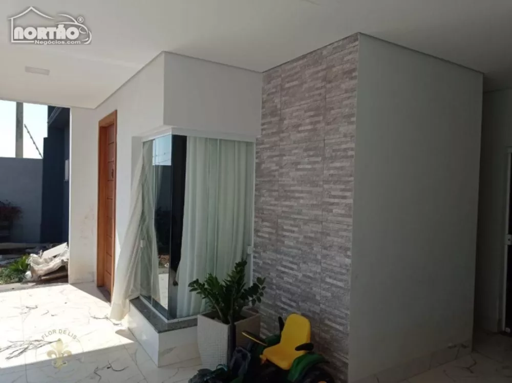 Casa à venda com 3 quartos, 133m² - Foto 2