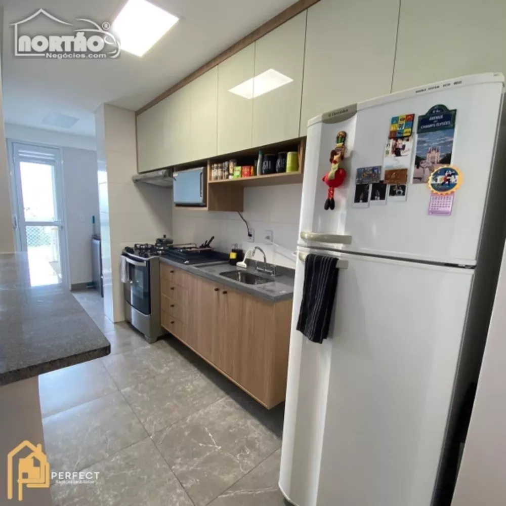 Casa à venda com 3 quartos, 77m² - Foto 3