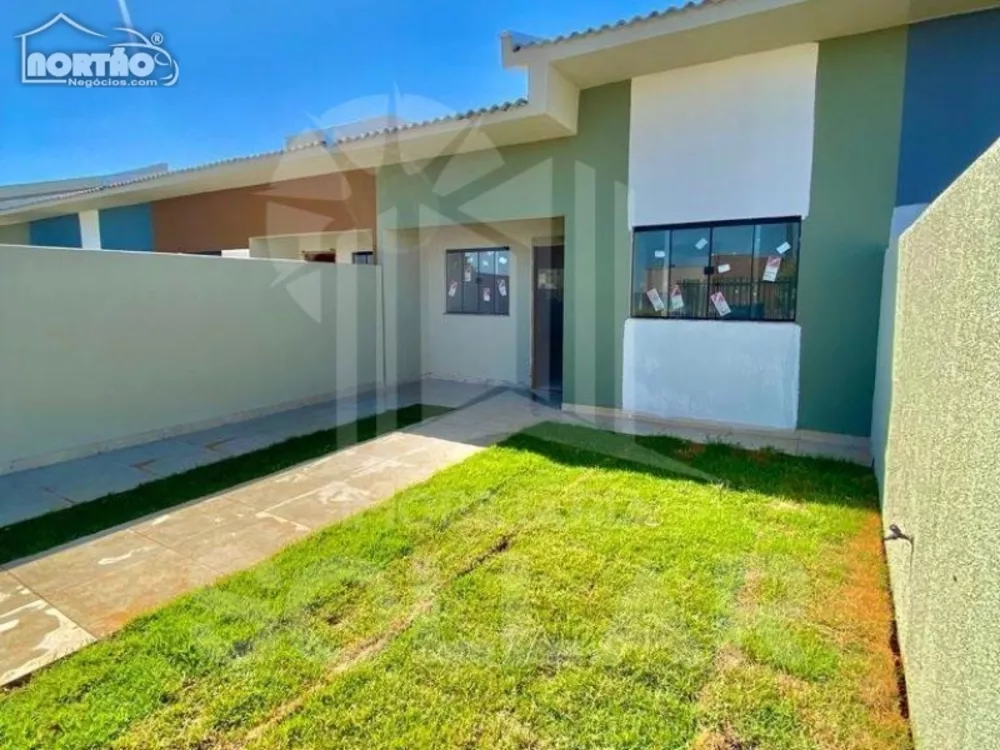 Casa à venda com 3 quartos, 55m² - Foto 2