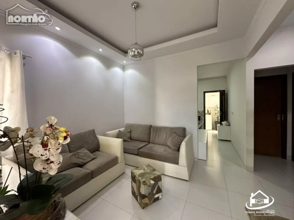 Casa à venda com 3 quartos, 125m² - Foto 4