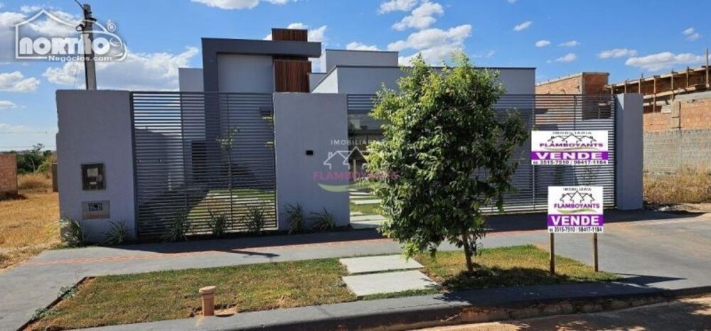 Casa, 4 quartos, 173 m² - Foto 1