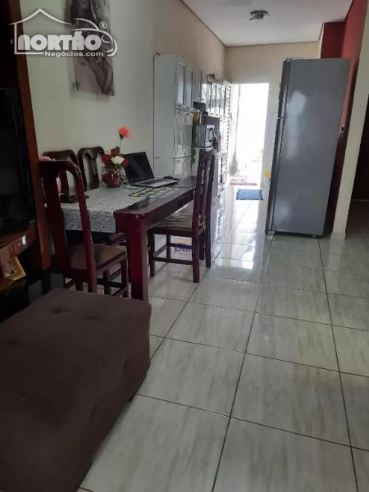 Casa à venda com 3 quartos, 84m² - Foto 5