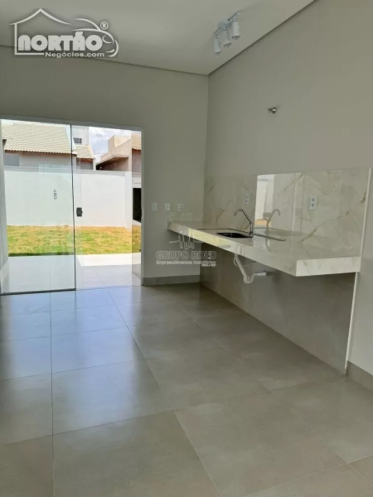 Casa à venda com 4 quartos, 91m² - Foto 4