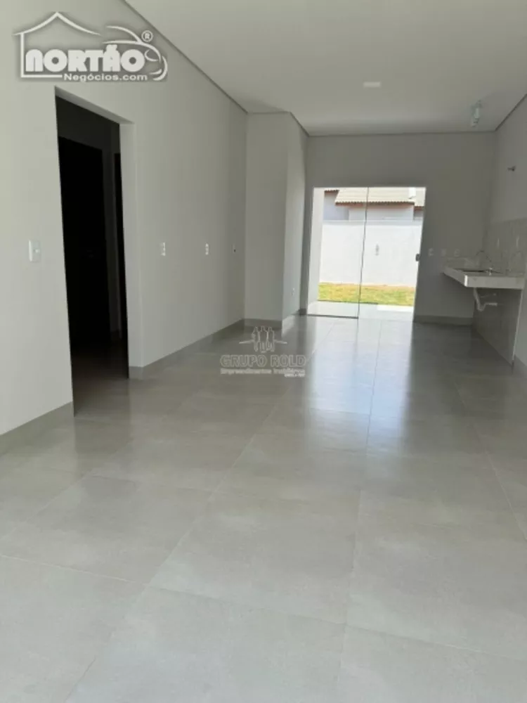 Casa à venda com 4 quartos, 91m² - Foto 2