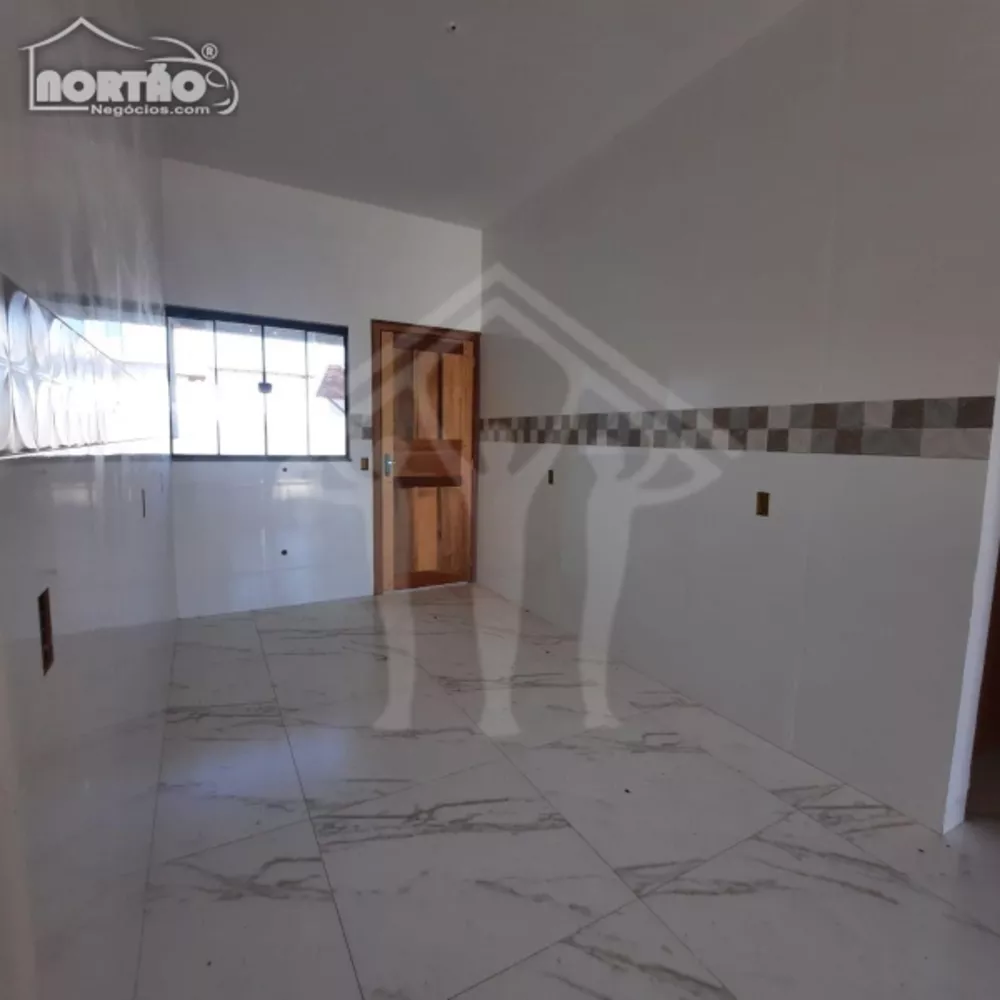 Casa à venda com 3 quartos, 54m² - Foto 2