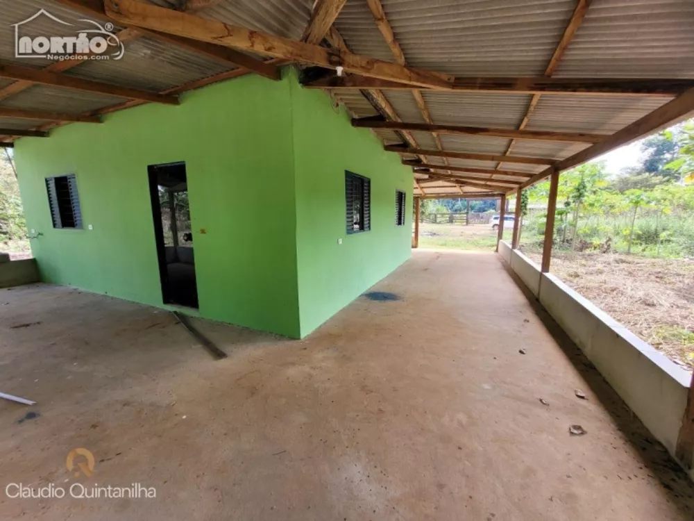 Casa à venda com 3 quartos, 100m² - Foto 4