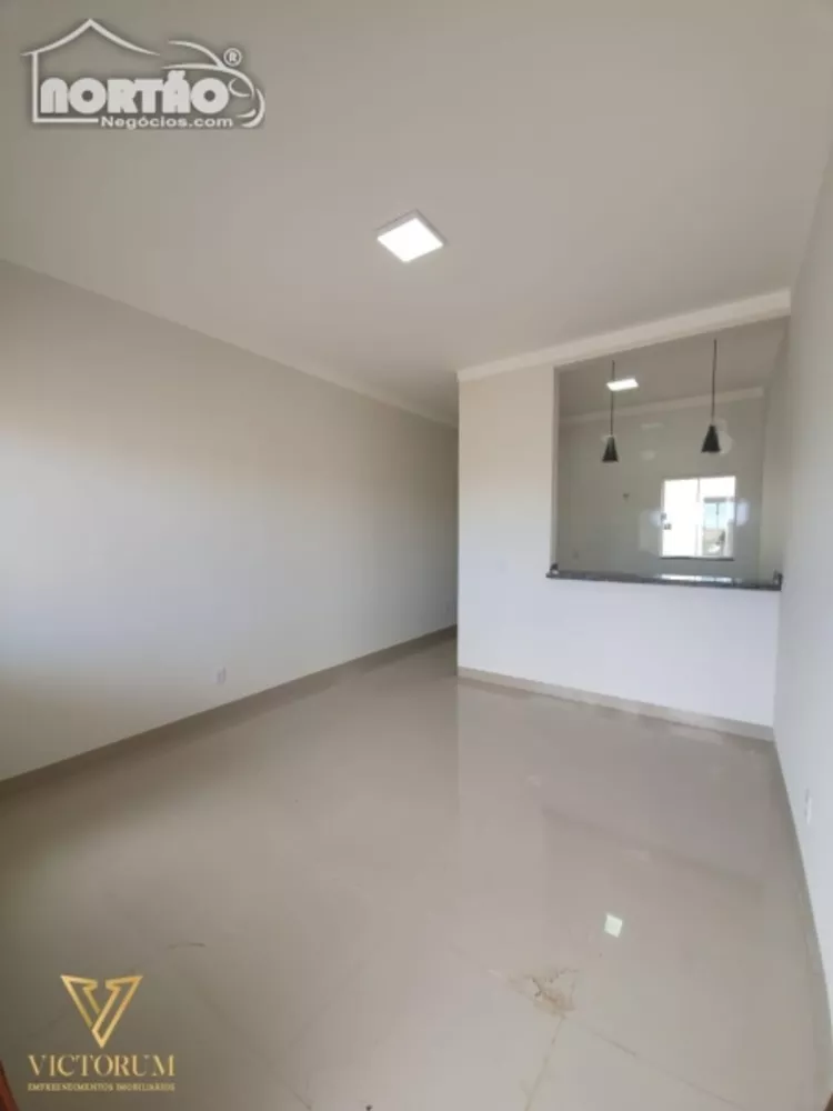 Casa à venda com 4 quartos, 216m² - Foto 4