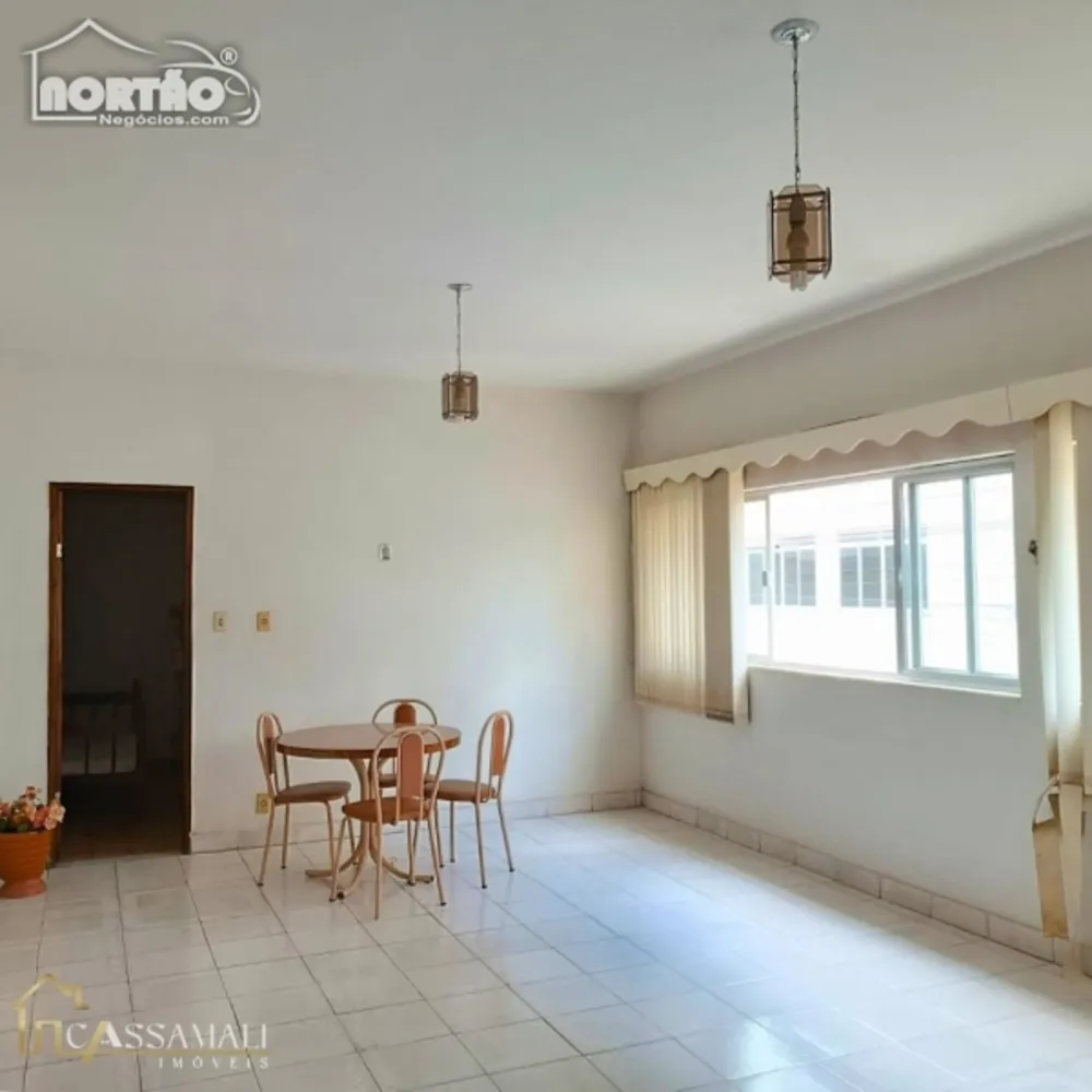 Casa, 6 quartos, 240 m² - Foto 3