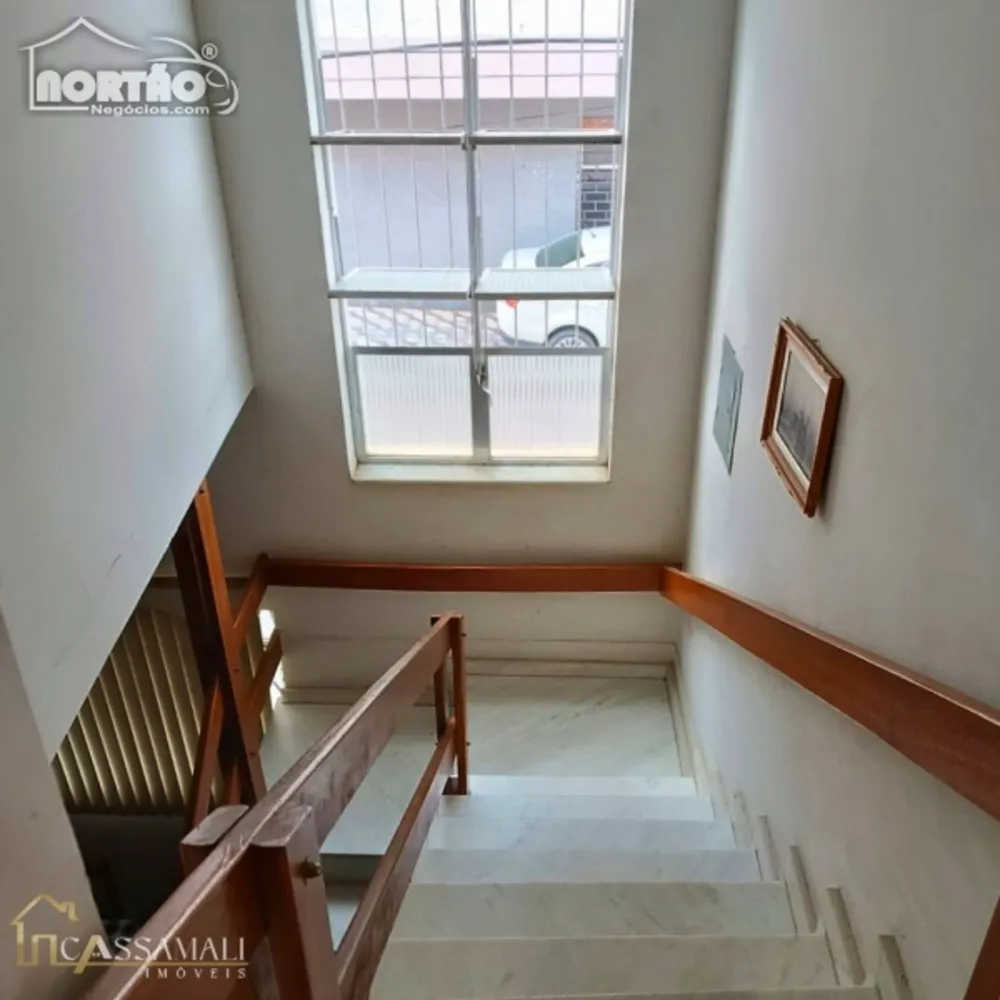 Casa, 6 quartos, 240 m² - Foto 9
