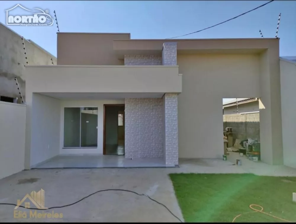 Casa à venda com 4 quartos, 270m² - Foto 1