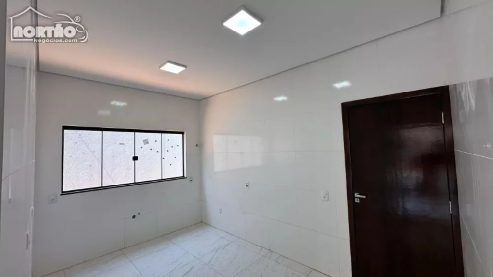 Casa à venda com 3 quartos, 115m² - Foto 4