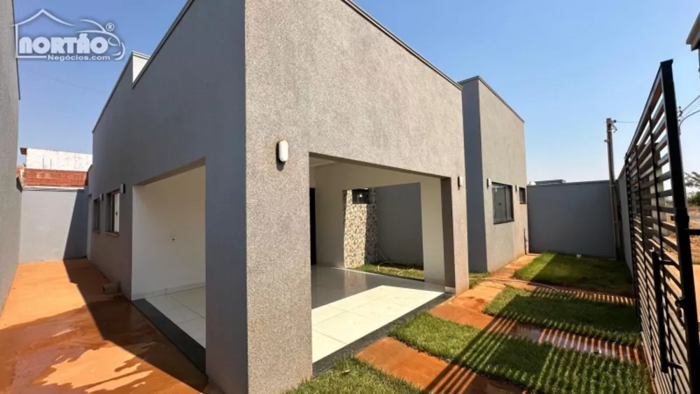 Casa à venda com 3 quartos, 115m² - Foto 2