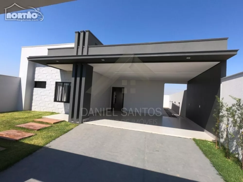 Casa à venda com 2 quartos, 148m² - Foto 2