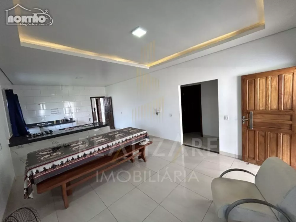 Casa à venda com 3 quartos, 210m² - Foto 3