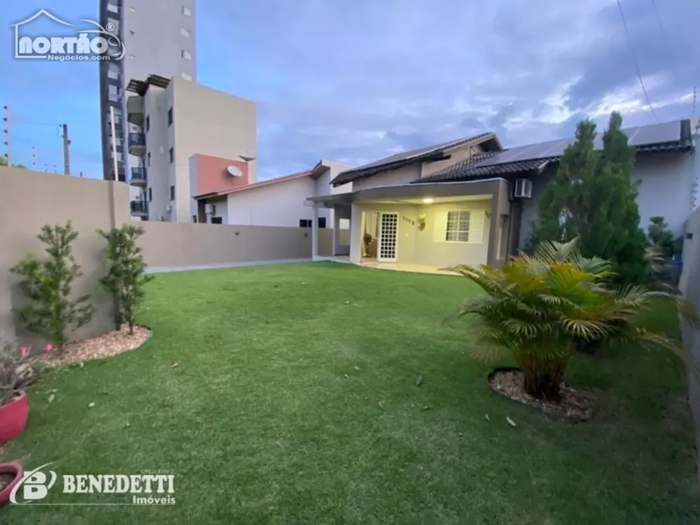 Casa à venda com 4 quartos, 250m² - Foto 3