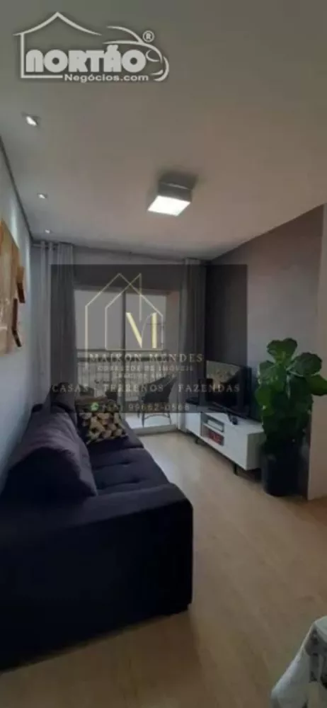 Casa à venda com 3 quartos, 66m² - Foto 1