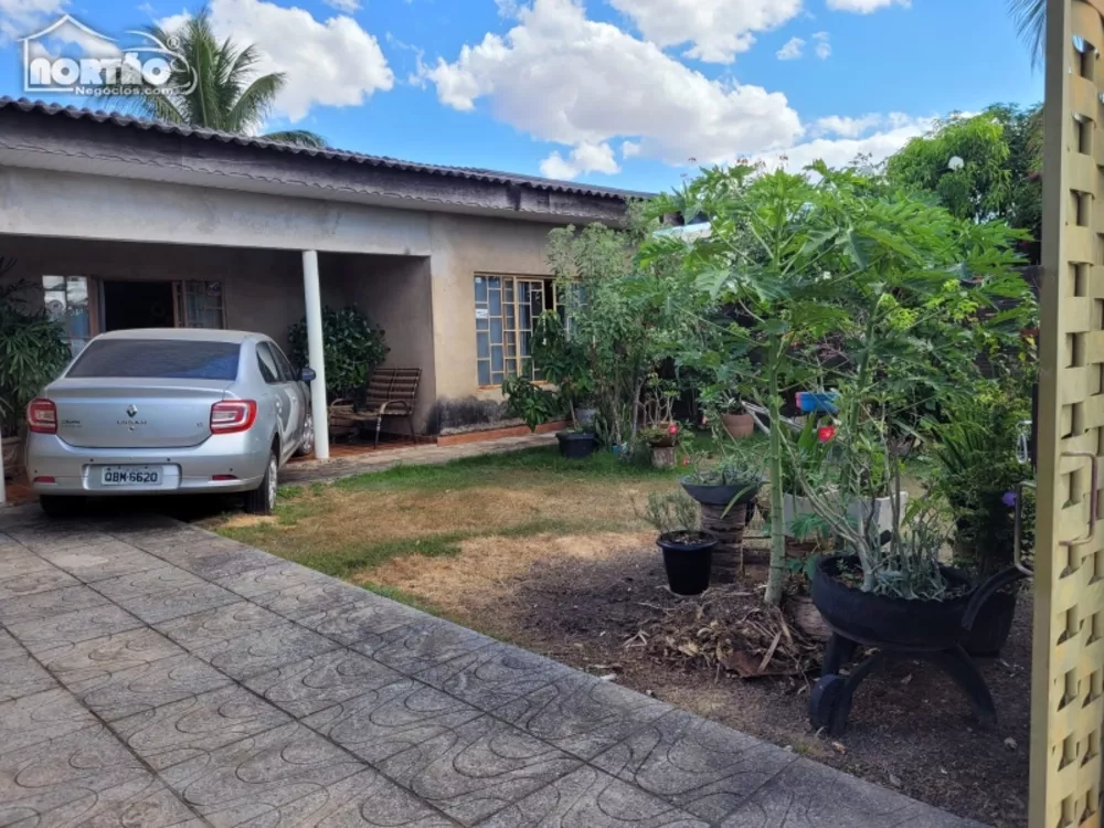 Casa à venda com 4 quartos, 70m² - Foto 1