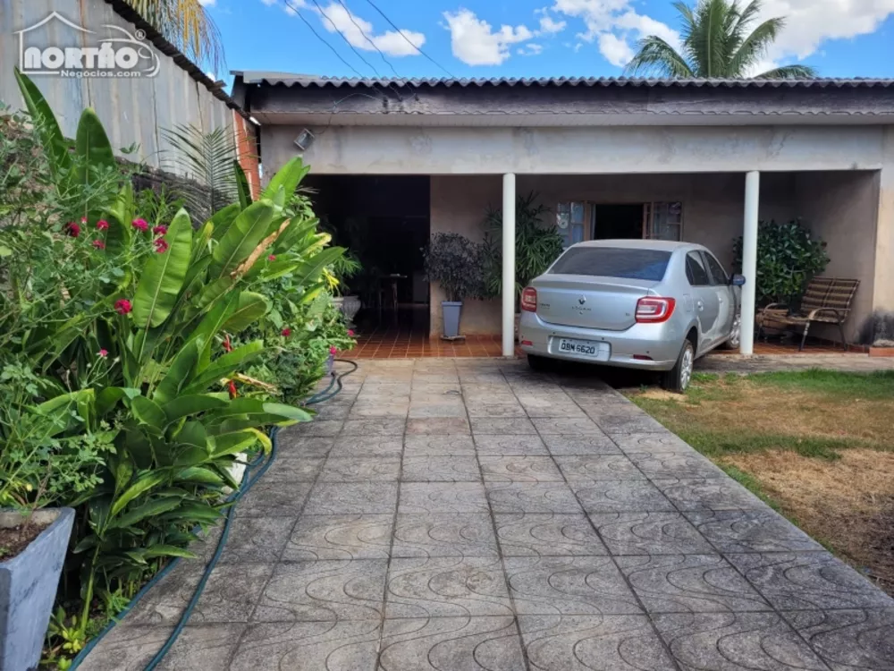 Casa à venda com 4 quartos, 70m² - Foto 2