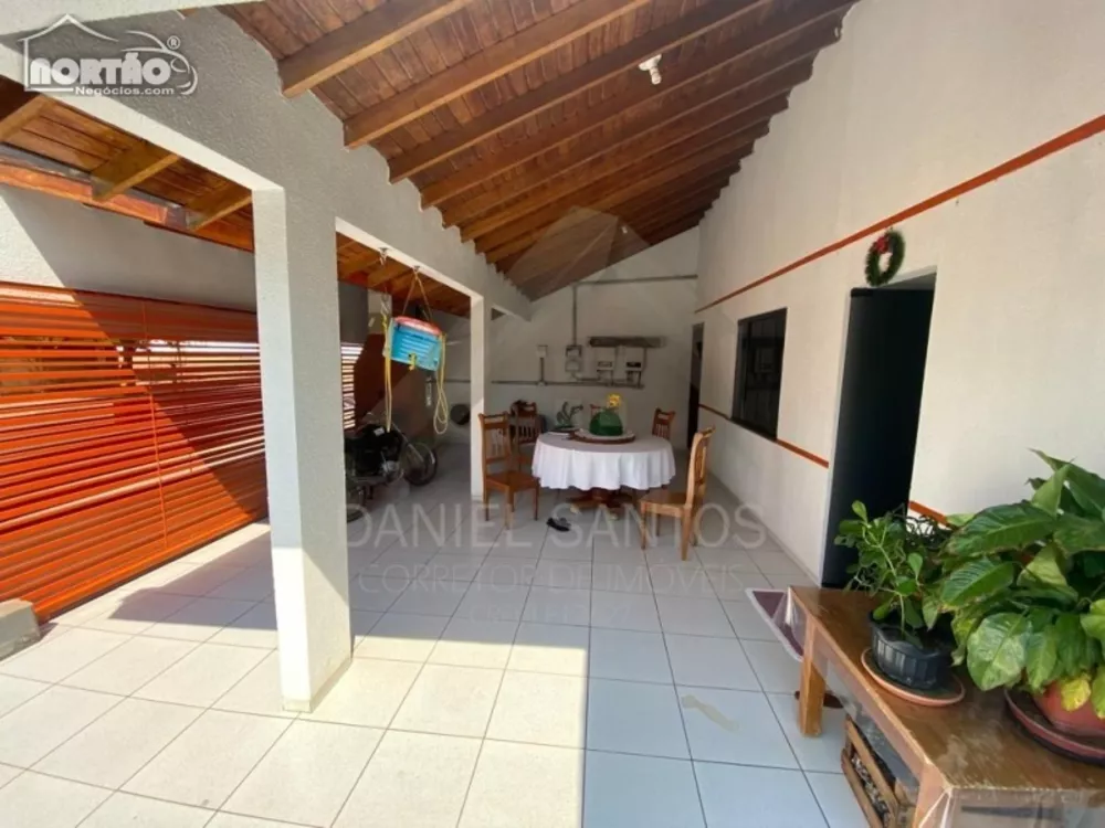 Casa à venda com 3 quartos, 165m² - Foto 2