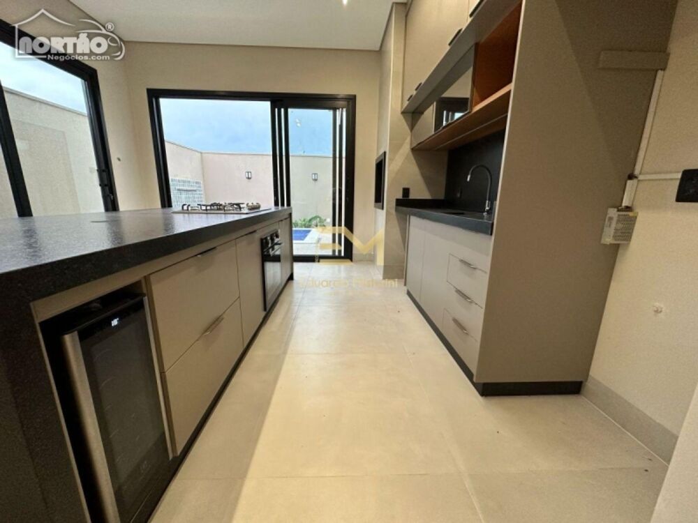 Casa, 1 quarto, 175 m² - Foto 2