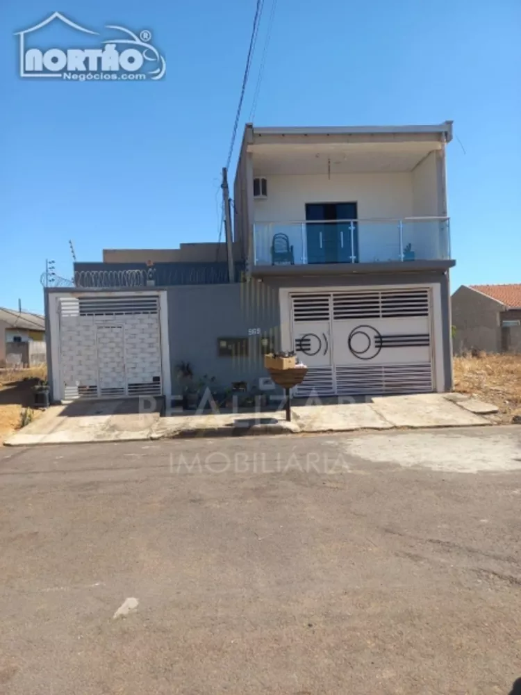 Casa à venda com 4 quartos, 285m² - Foto 1