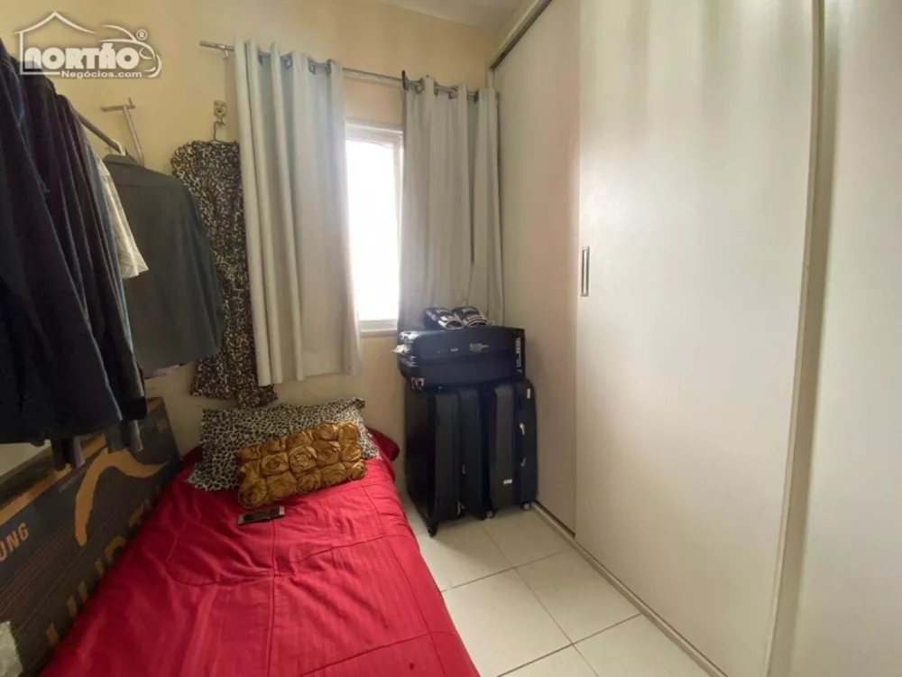 Casa à venda com 3 quartos, 90m² - Foto 2