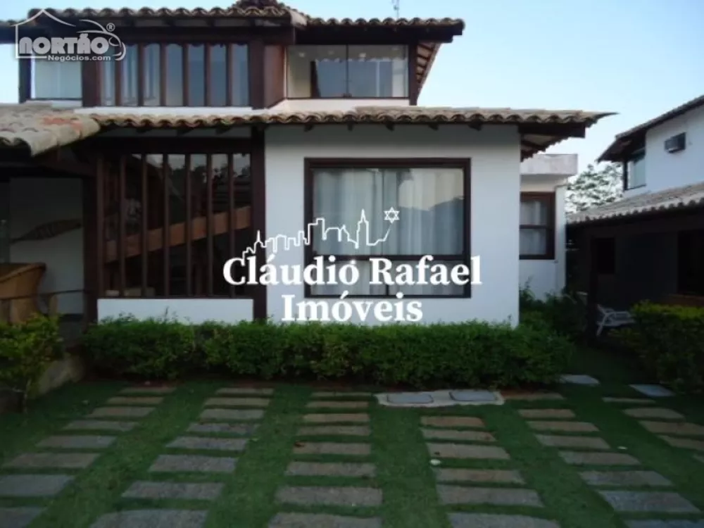 Casa à venda com 6 quartos, 180m² - Foto 1