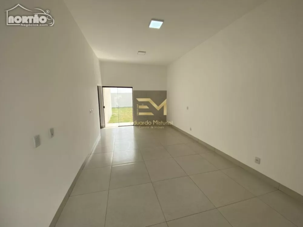 Casa à venda com 3 quartos, 300m² - Foto 3