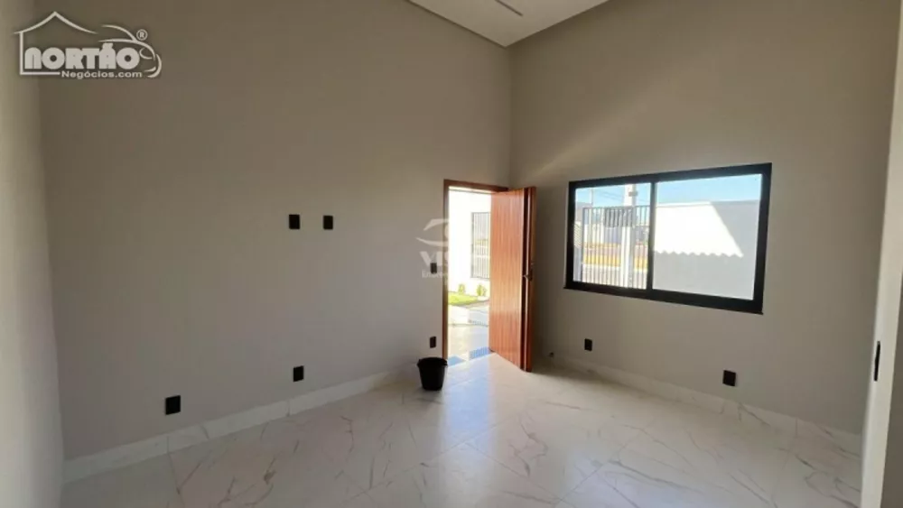 Casa à venda com 4 quartos, 202m² - Foto 4