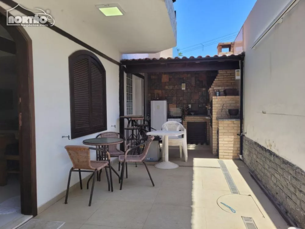 Casa à venda com 5 quartos, 150m² - Foto 3