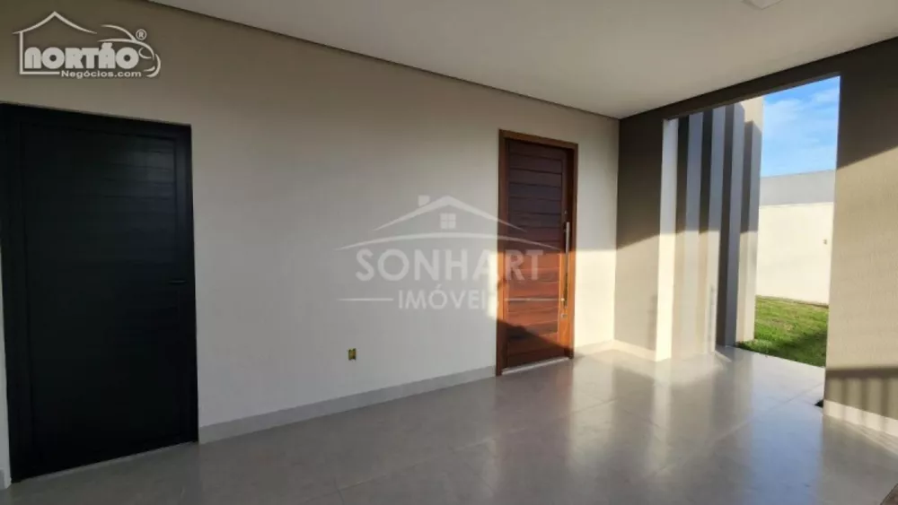 Casa à venda com 3 quartos, 123m² - Foto 2