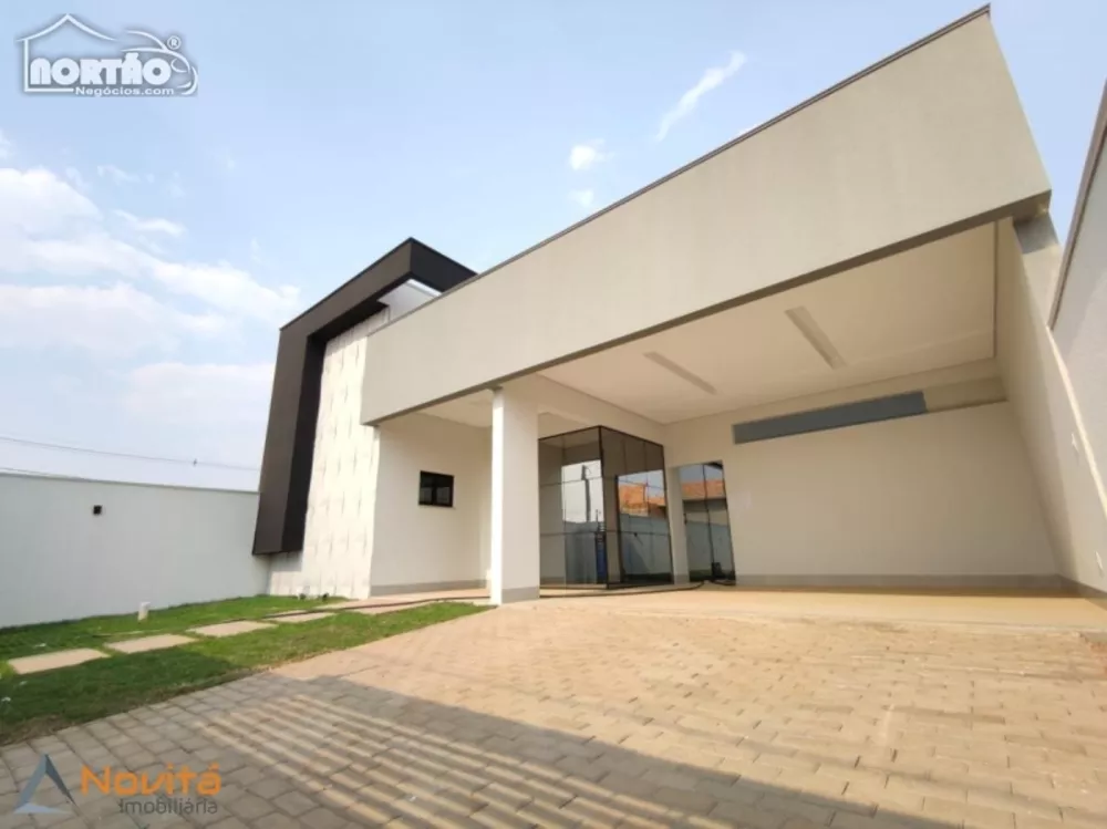 Casa à venda com 3 quartos, 173m² - Foto 1