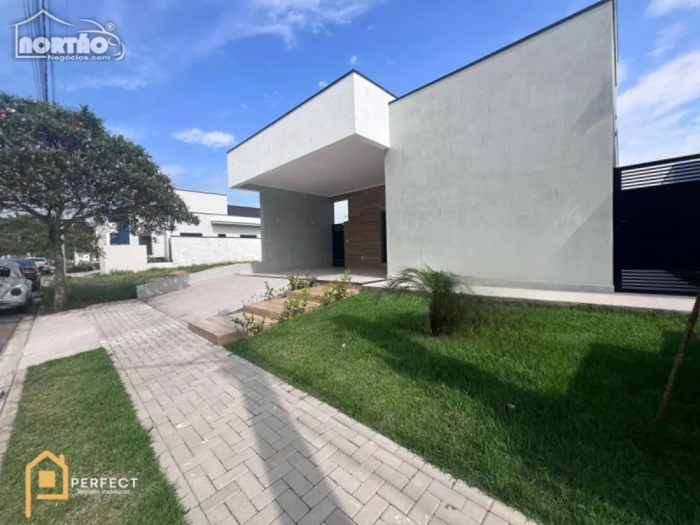 Casa à venda com 5 quartos, 183m² - Foto 3