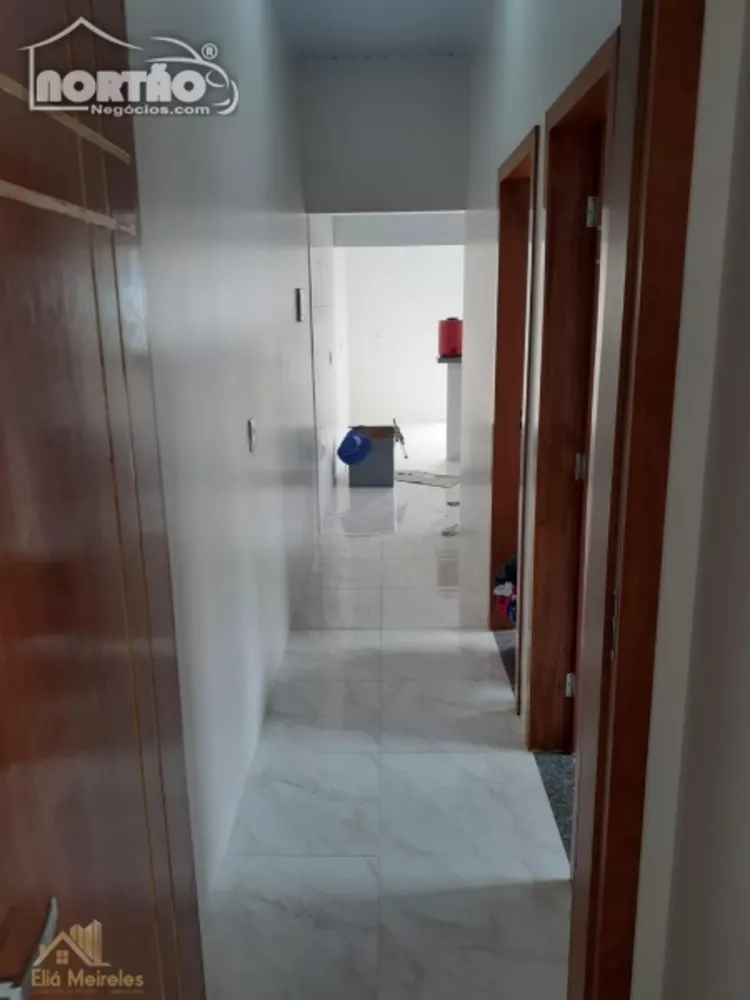 Casa à venda com 3 quartos, 64m² - Foto 4