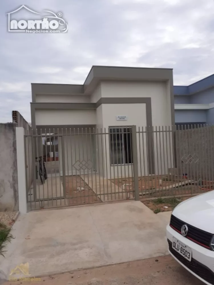 Casa à venda com 3 quartos, 64m² - Foto 2