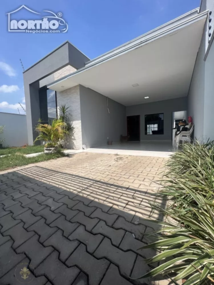 Casa à venda com 3 quartos, 177m² - Foto 2