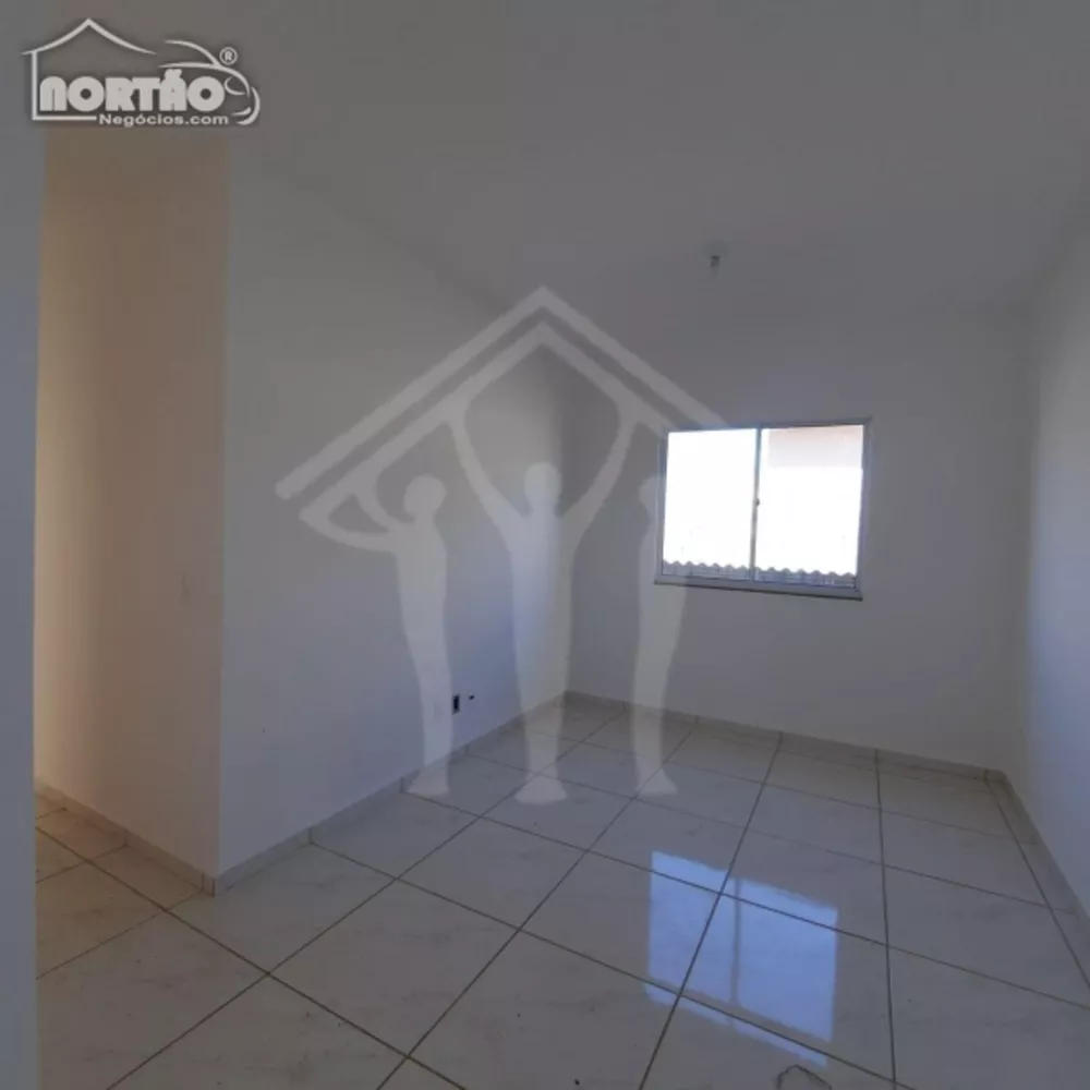 Casa à venda com 3 quartos, 80m² - Foto 1