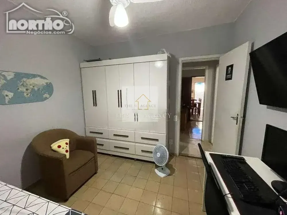 Casa, 4 quartos, 250 m² - Foto 9