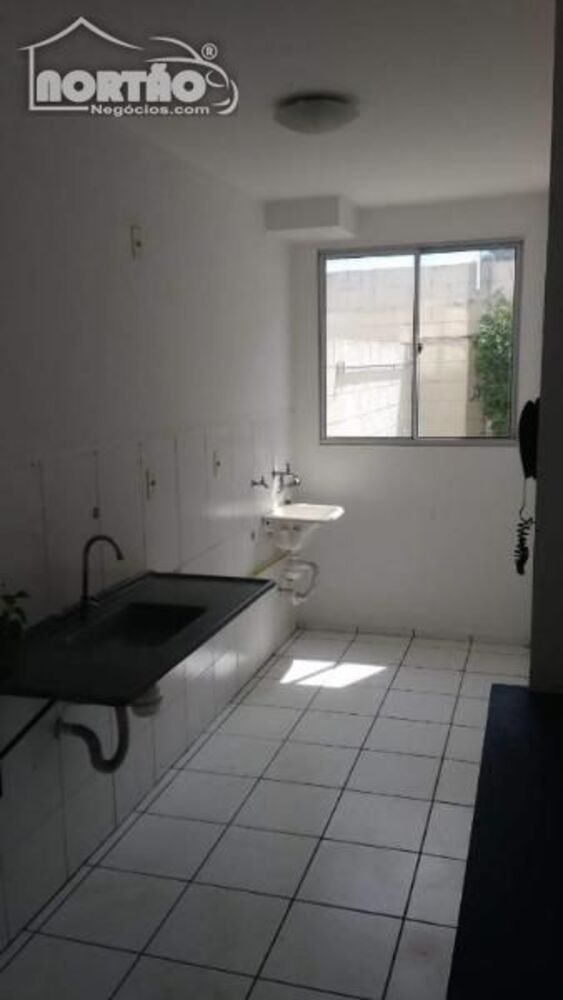 Casa à venda com 2 quartos, 50m² - Foto 2