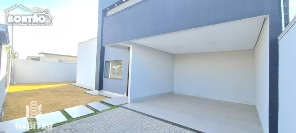 Casa à venda com 3 quartos, 250m² - Foto 2