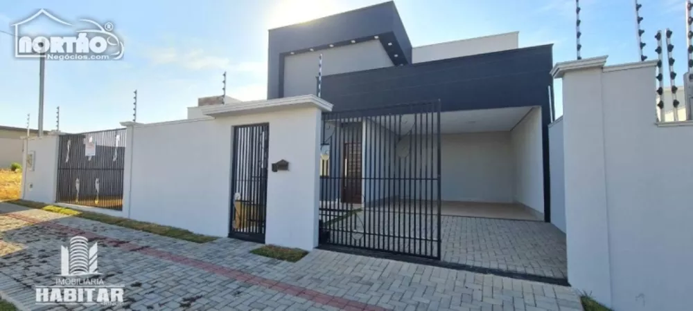 Casa à venda com 3 quartos, 250m² - Foto 1