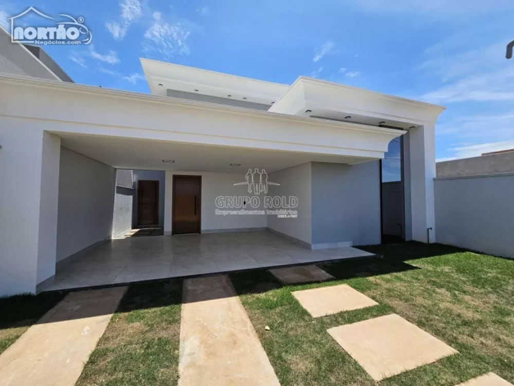 Casa à venda com 3 quartos, 137m² - Foto 2