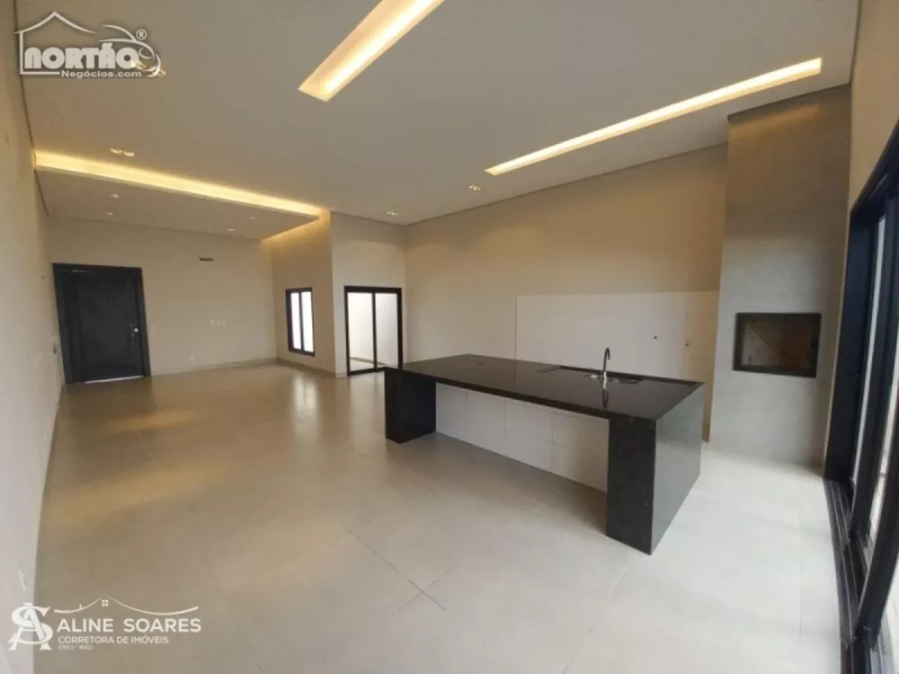 Casa à venda com 4 quartos, 188m² - Foto 4